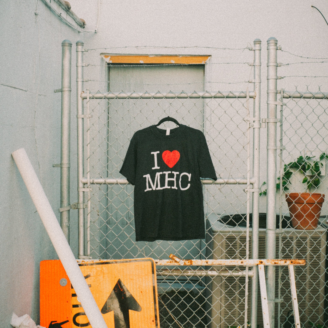 BLACK I ❤️ MHC TEE